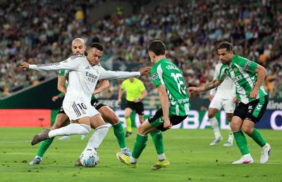Remiză pentru Real Madrid » „Galacticii” se încurcă în cursa pentru titlu după deplasarea la Betis