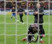 Matei și Marius Popa, la pauza meciului dintre FCSB și Petrolul
