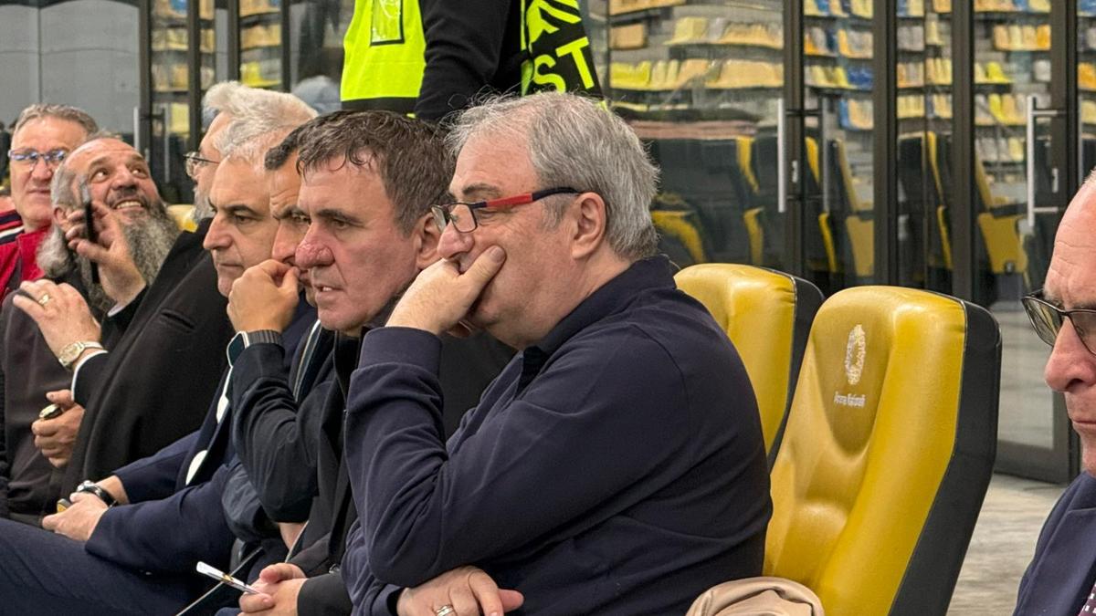 Imagini din tribune la FCSB - Petrolul, 24 aprilie 2026