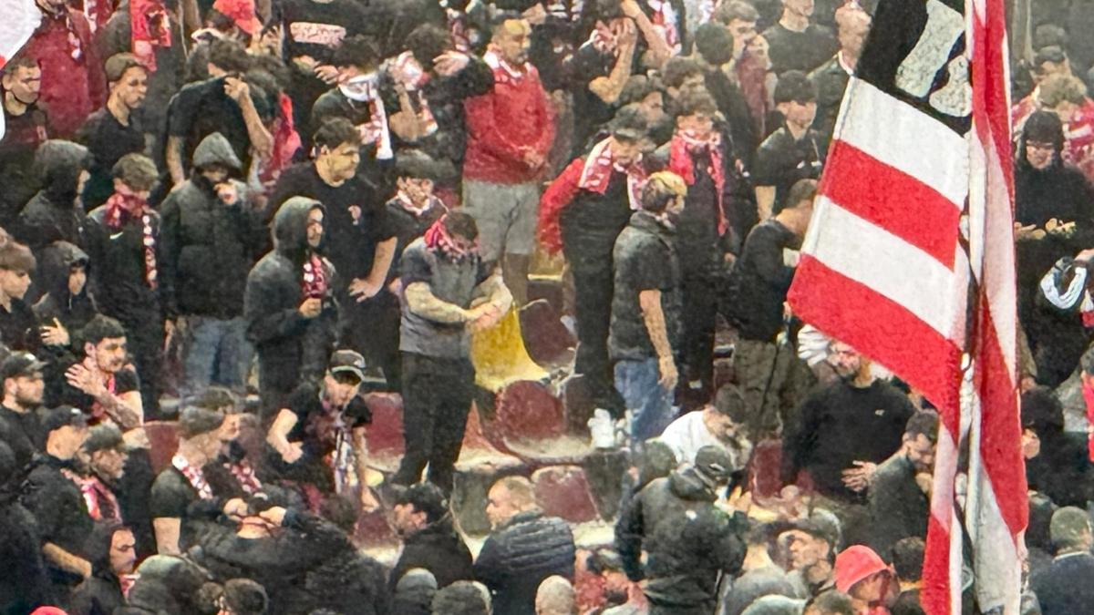 Fanii Craiovei nu s-au liniștit: noi scandări rasiste în meciul cu Dinamo