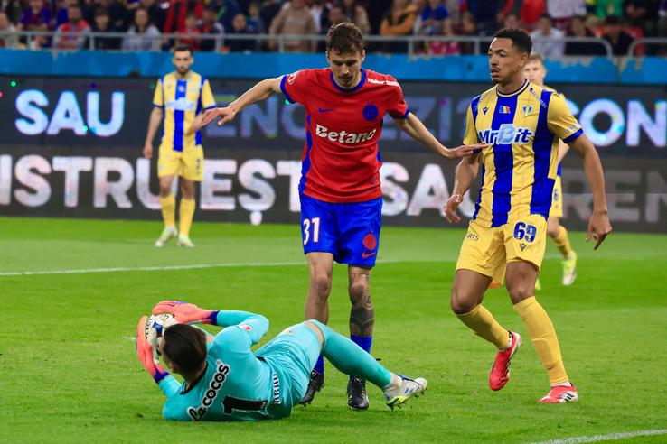 Cisotti, Roche și Bălbărău, în FCSB - Petrolul