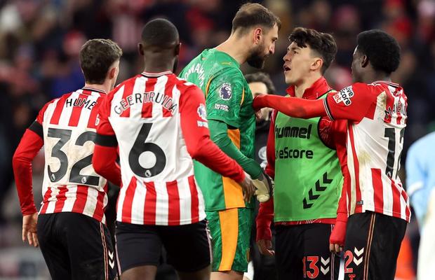 Artistul dă în judecată clubul din Premier League pentru designul echipamentului: „Este ridicol!”