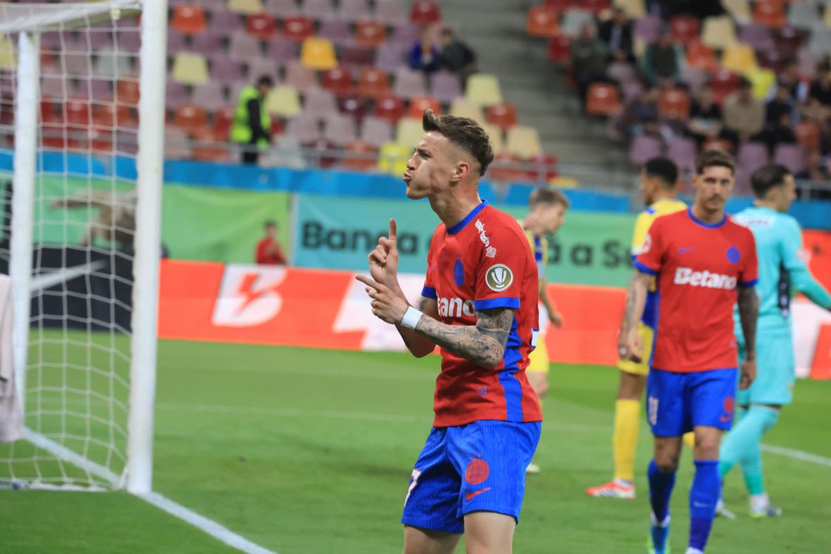 Imagini din meci FCSB - Petrolul // foto: Ionuț Iordache și Andrei Furnigă