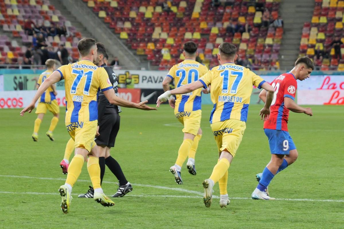 Imagini din meci FCSB - Petrolul // foto: Ionuț Iordache și Andrei Furnigă