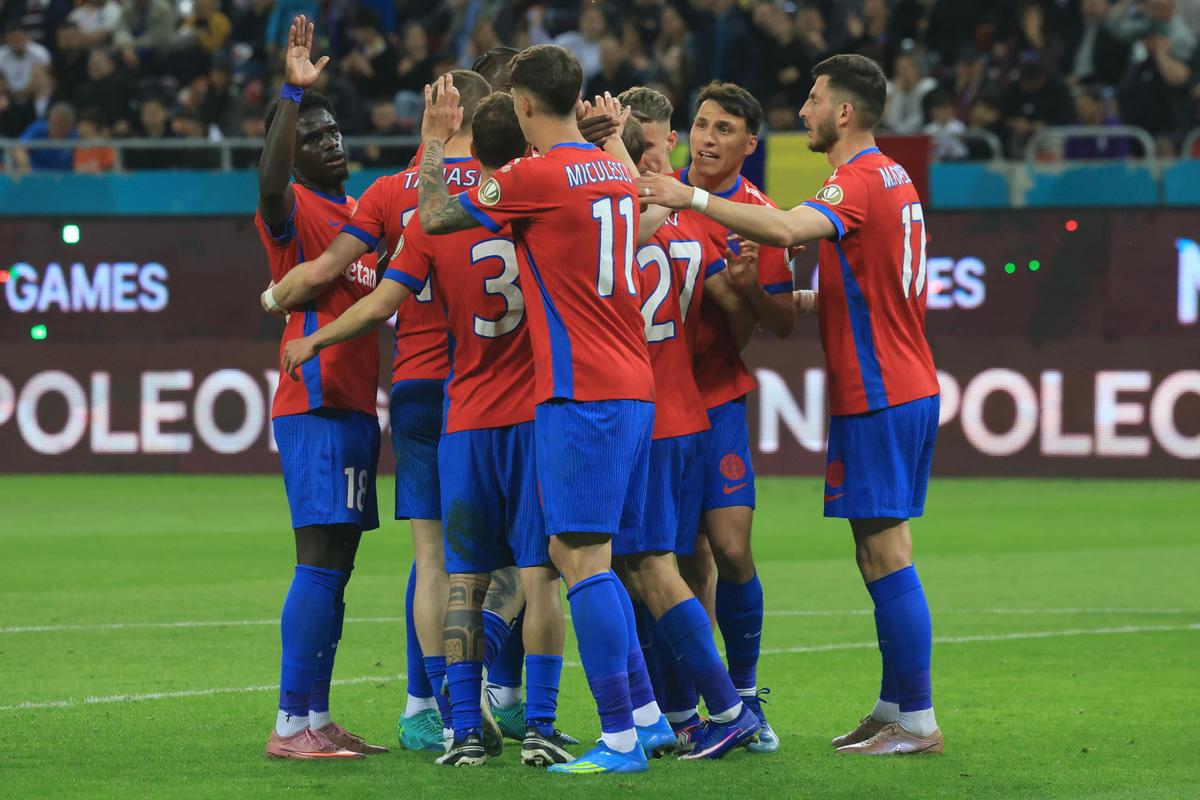 Imagini din meci FCSB - Petrolul // foto: Ionuț Iordache și Andrei Furnigă