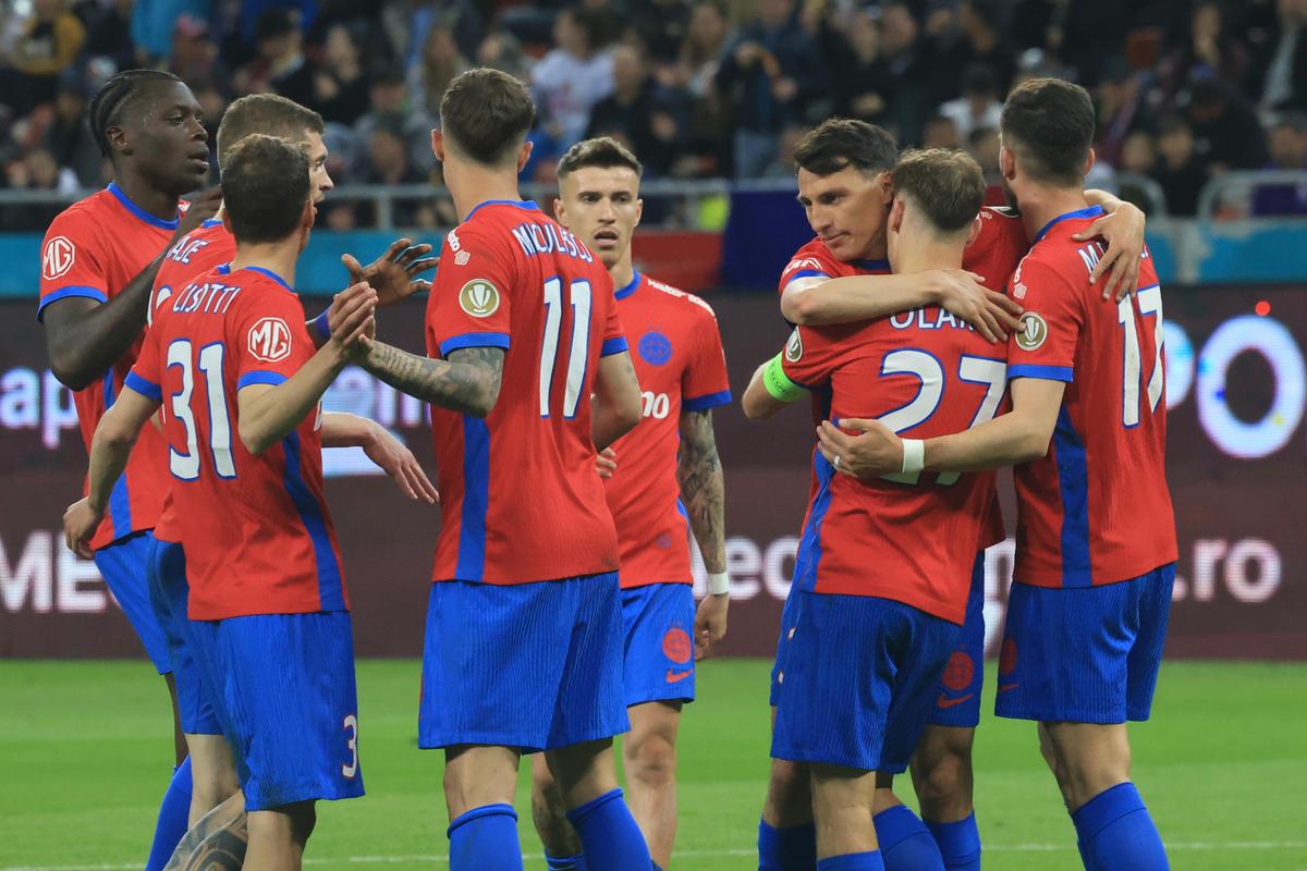 Imagini din meci FCSB - Petrolul // foto: Ionuț Iordache și Andrei Furnigă