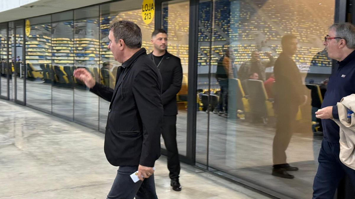 Gică Hagi a venit și la FCSB - Petrolul » Cine l-a însoțit pe selecționer