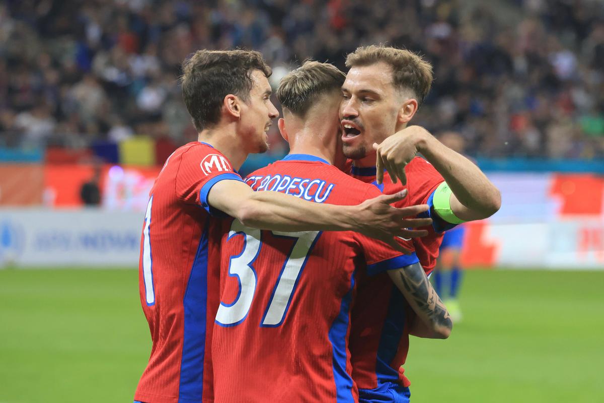 Imagini din meci FCSB - Petrolul // foto: Ionuț Iordache și Andrei Furnigă