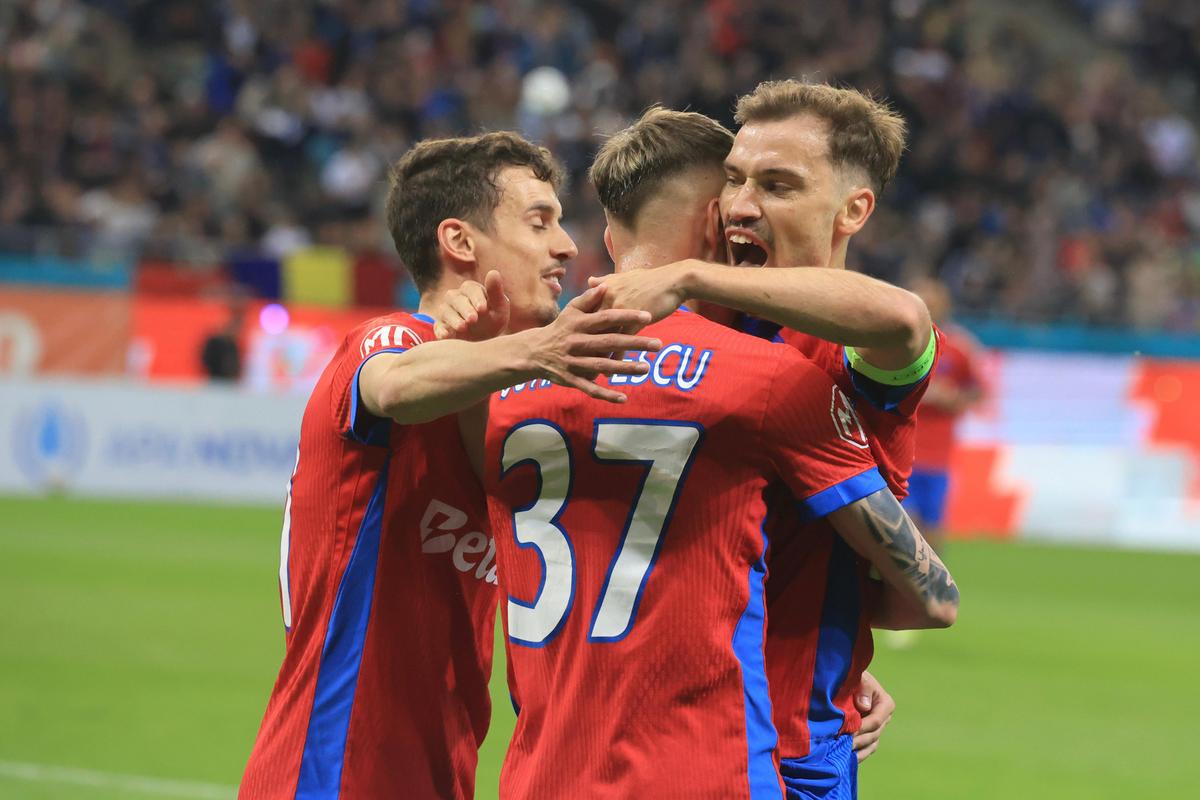 Imagini din meci FCSB - Petrolul // foto: Ionuț Iordache și Andrei Furnigă
