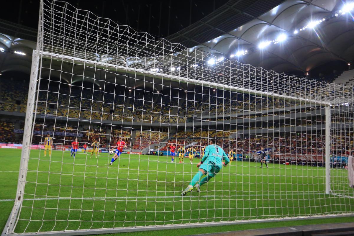 Imagini din meci FCSB - Petrolul // foto: Ionuț Iordache și Andrei Furnigă