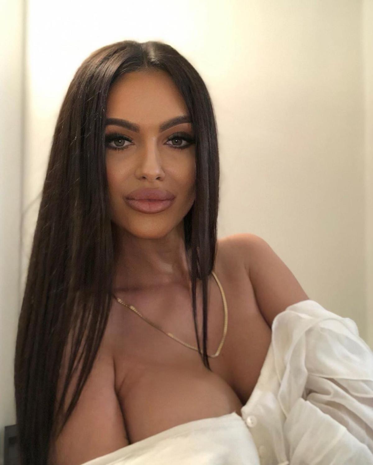 GALERIE FOTO Raluca, cea mai hot de pe Instagram! S-a iubit cu un fost jucător de la Dinamo și Rapid și e fană Neymar