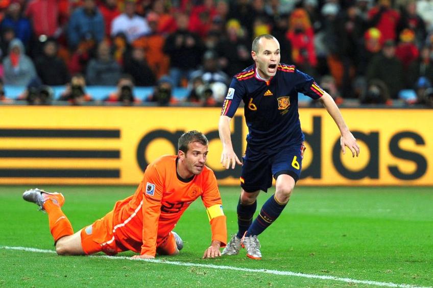 Iniesta, 36 de ani, în prezent la Vissel Kobe, s-a retras în 2018 din națională, după 131 de meciuri și 13 goluri. foto: Guliver/Getty Images