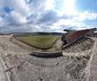 Peisajul la stadionul din Scornicești este unul sumbru, trist, departe de vreo idee de fotbal adevărat 
FOTO: Vlad Nedelea