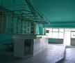 Bufetul de la zona VIP e doar un loc plin de gunoaie  
FOTO: Vlad Nedelea