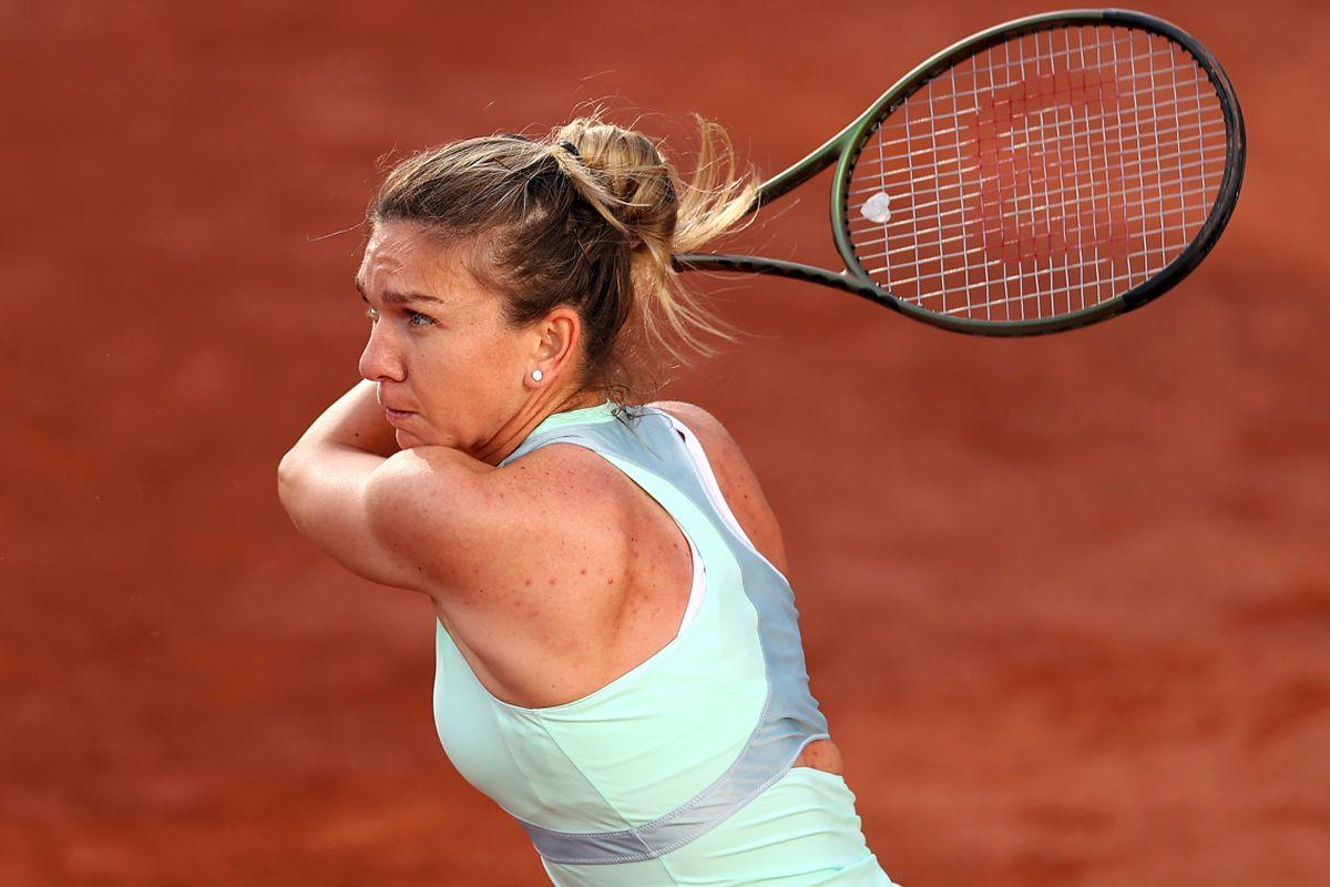 Simona Halep i-a cucerit pe francezi cu o execuție în stilul lui Monfils » „Superman backhand” în duelul cu Zheng de la Paris