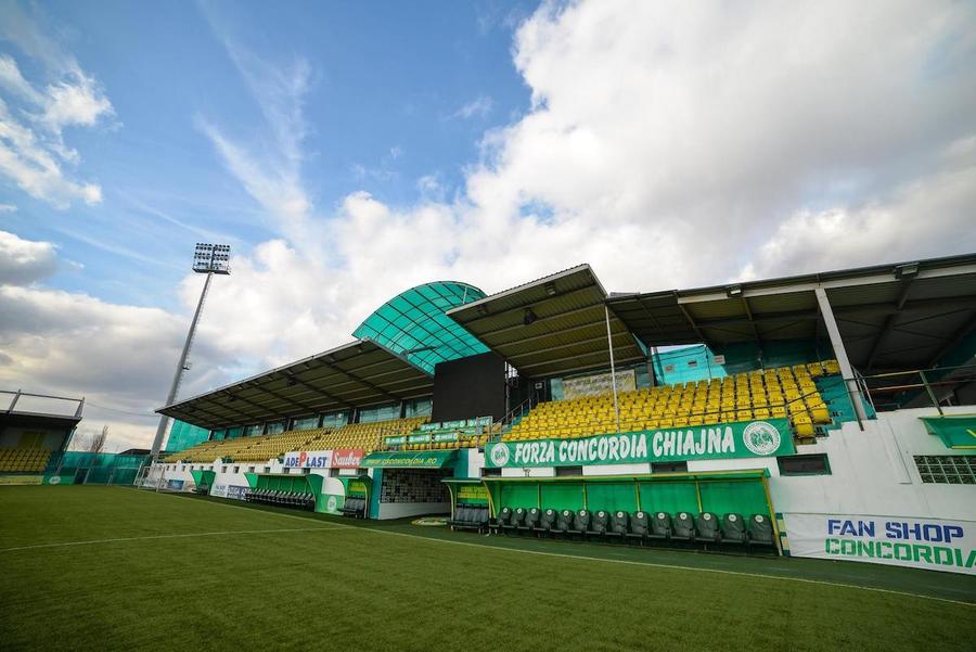 Stadionul lui Chiajna, construit după modelul de la Gillingham Primarul trimis în judecată de DNA a avut ideea lui Hagi, cu 7 ani mai devreme: „Am vrut să scot cantonamentele. Milevski juca numai șprițat, stătea cu lada de bere sub pat”