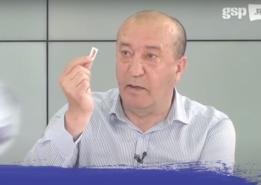 Minea arată pastila-minune, în studioul GSP Live Primarul trimis în judecată de DNA a avut ideea lui Hagi, cu 7 ani mai devreme: „Am vrut să scot cantonamentele. Milevski juca numai șprițat, stătea cu lada de bere sub pat”