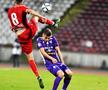Nicolae Mușat, în acțiune într-un Dinamo - FC Argeș / Sursă foto: Imago Images