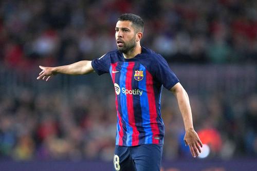 Fundașul stânga Jordi Alba (34 de ani) și-a anunțat astăzi despărțirea de FC Barcelona, după 11 ani petrecuți pe Camp Nou, iar presa din Spania anunță unde ar putea ajunge internaționalul spaniol în această vară.
Foto: Getty Images