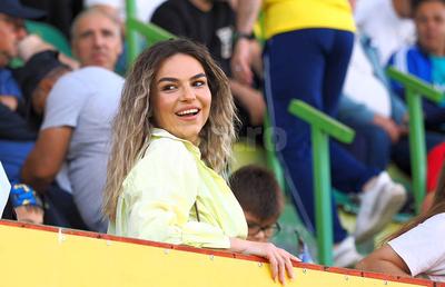 „Regina Piteștiului” și-a făcut apariția la „decisivul” pentru Superligă » Soțul, fost campion al României, s-a făcut antrenor