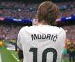 Copleșitor! S-au oprit în timpul meciului și au format garda de onoare pentru Luka Modric. Croatul, în lacrimi la ultimul lui meci pe „Bernabeu”