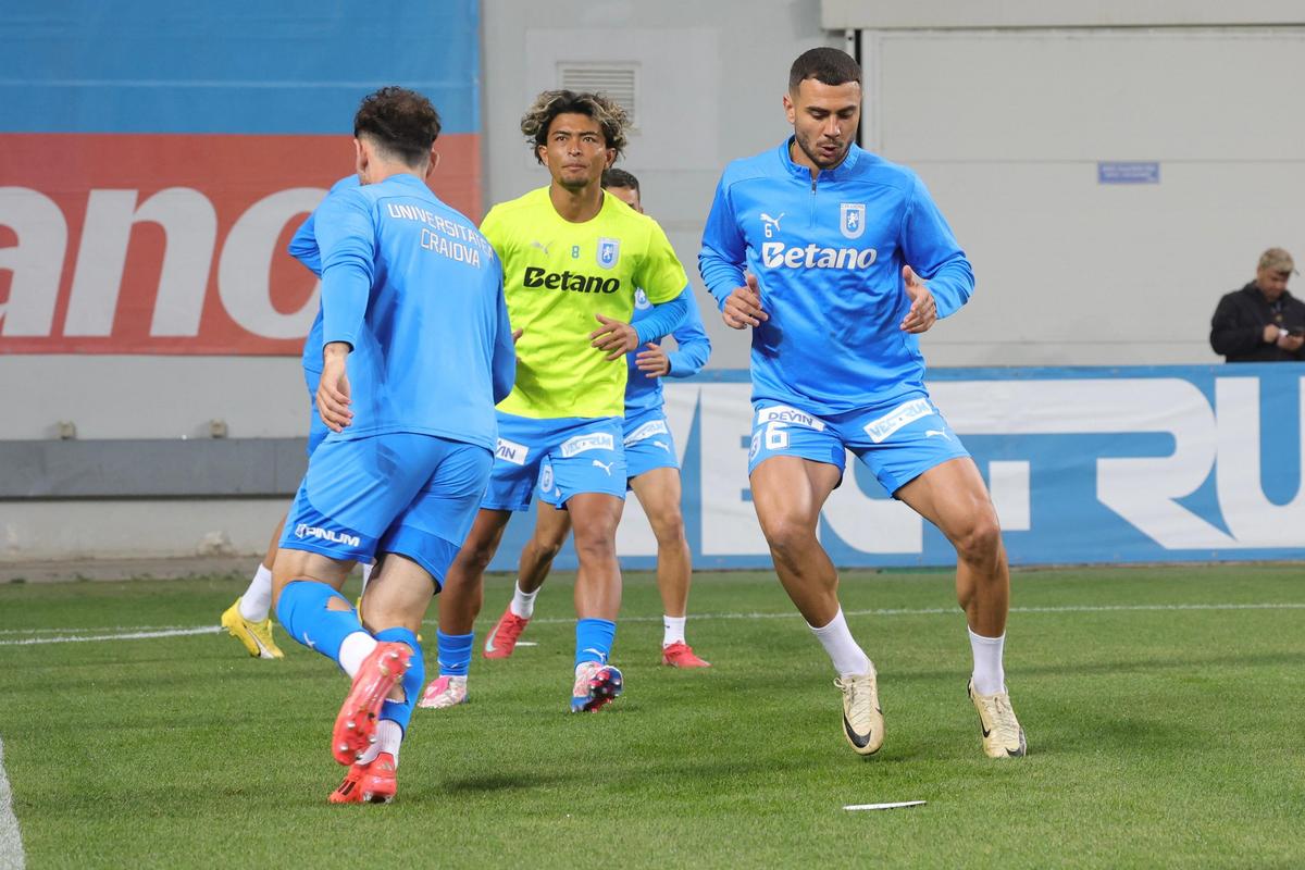 Universitatea Craiova - Dinamo, imagini de la încălzire