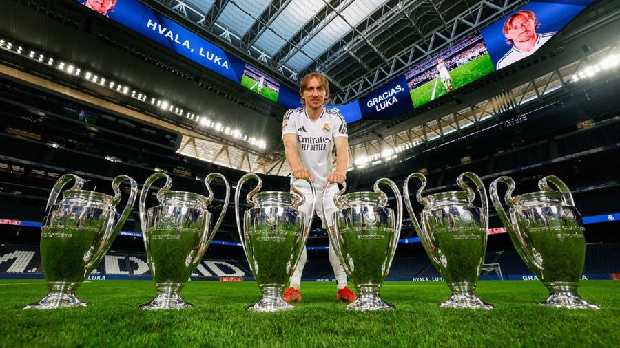 Luka Modric și cele șase trofee ale Ligii Campionilor cucerite cu Real Madrid / Foto: X Real Madrid Se pregătește marea revenire? » Legenda Realului, surprinsă la Madrid după meciurile din Nations League