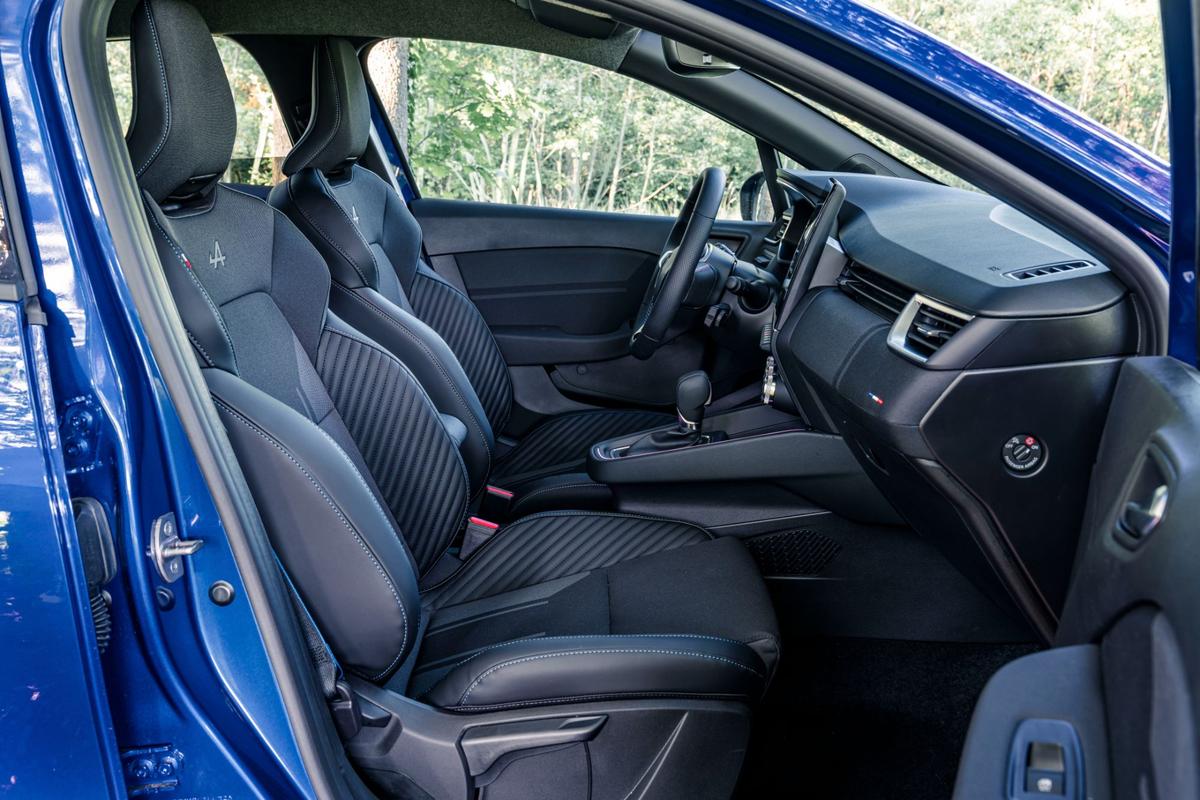 Dacia Sandero a pierdut primul loc în Europa! Cum arată mașina ieftină și cochetă care a depășit-o la vânzări