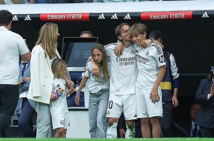 Luka Modric, alături de soție și copii // foto: Imago Images