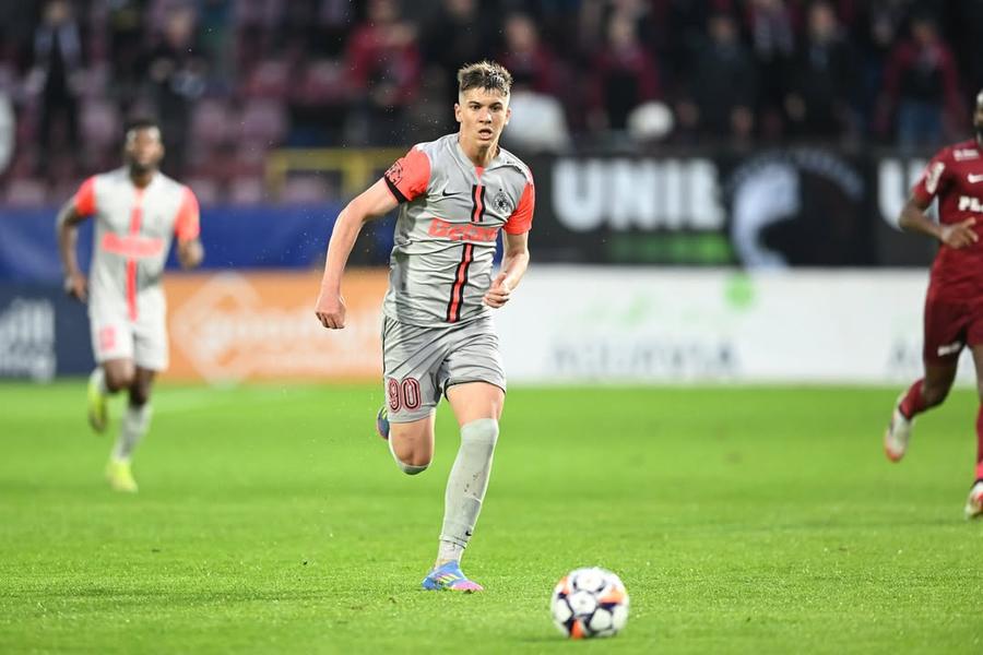 Alexandru Stoian, în CFR - FCSB // foto: Facebook FCSB L-a dat pe spate pe Basarab Panduru în CFR - FCSB: „Aia e de mare jucător” + Are un „client”: „Ai o mare problemă”