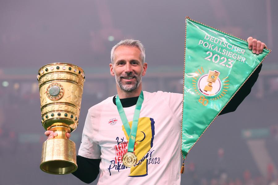 Marco Rose, după triumful din Cupa Germaniei cu RB Leipzig (2023) // FOTO: Getty Images Roma își lărgește orizontul » Care este ultimul nume de antrenor intrat pe radarul „giallorossilor”