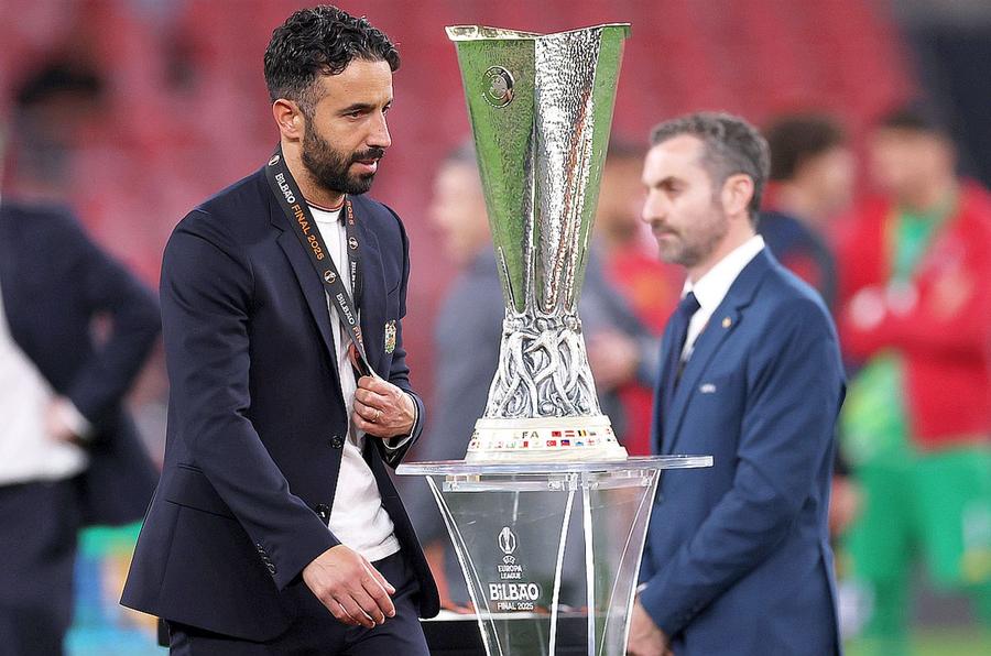Ruben Amorim, învins cu Manchester United în finala Europa League 2024-2025 / Foto: Guliver/Gettyimages Provocare amuzantă a unui fan al lui Manchester United » Incredibil cum s-a transformat în ultimele zece luni!