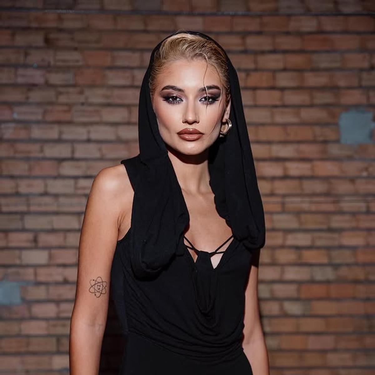 Bîrligea și Antonia au plecat în vacanță la Milano și s-au întâlnit cu o cântăreață cunoscută: „Te voi iubi pân' la sfârșitul lumii”