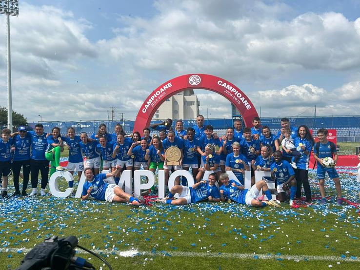 Farul a câștigat campionatul la fotbal feminin / foto: GSP