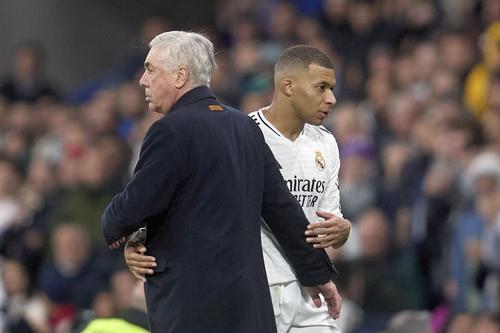 Kylian Mbappe și Carlo Ancelotti // foto: Imago Images