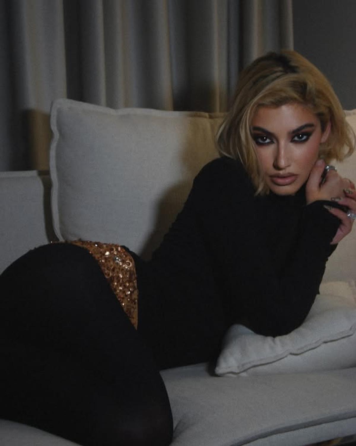 Bîrligea și Antonia au plecat în vacanță la Milano și s-au întâlnit cu o cântăreață cunoscută: „Te voi iubi pân' la sfârșitul lumii”