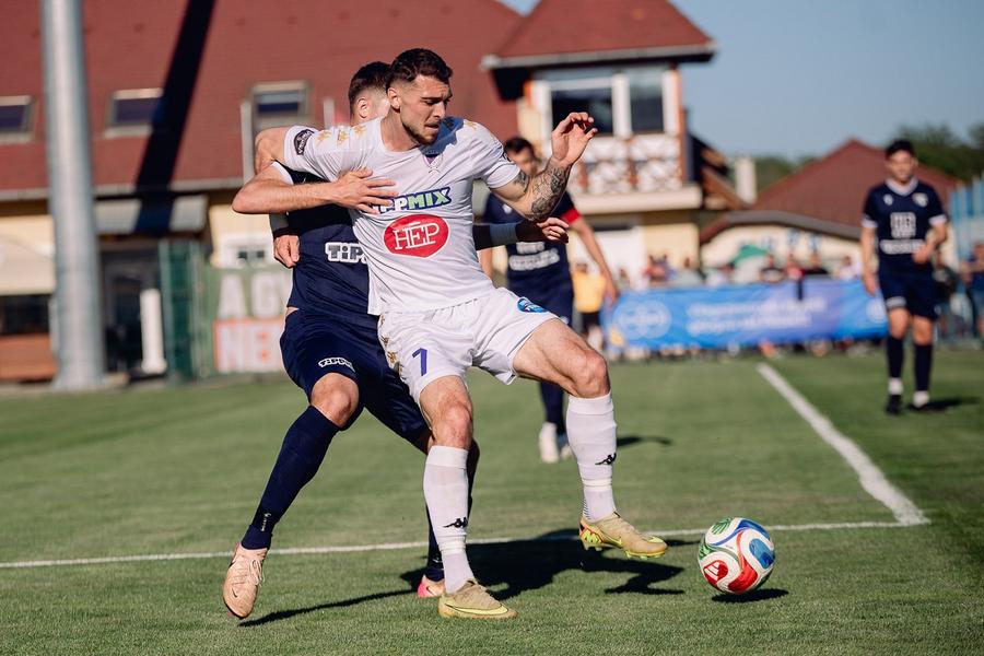 Gergo Palinkas este curtat de Csikszereda. Sursă foto: kecskemetite.hu Golgheter de 1,92 metri, în negocieri pentru transferul în Superliga