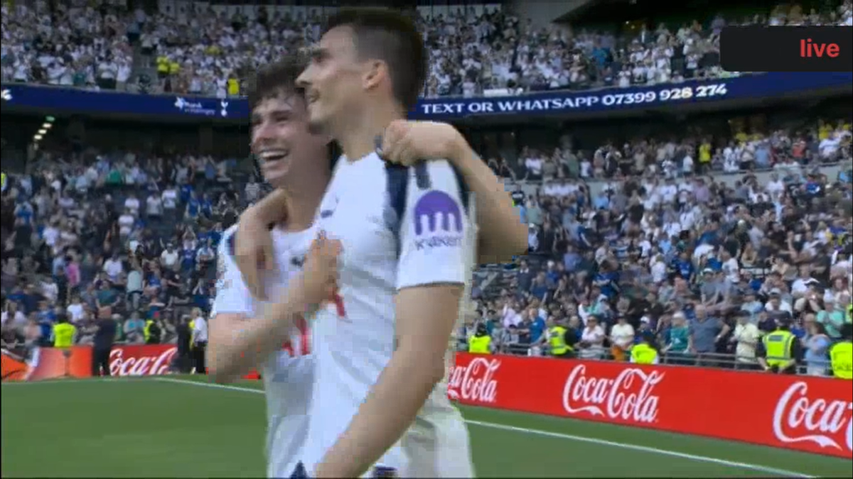 Tottenham s-a salvat dramatic de la retrogradare, cu Radu Drăgușin pe teren! Lacrimi de bucurie la Londra