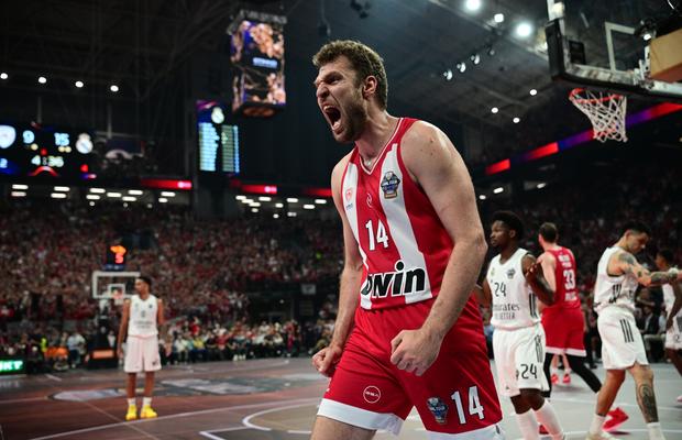 Au învins-o pe Real Madrid și au câștigat a 4-a Euroligă din istoria clubului! Triumf chiar în „casa” marii rivale