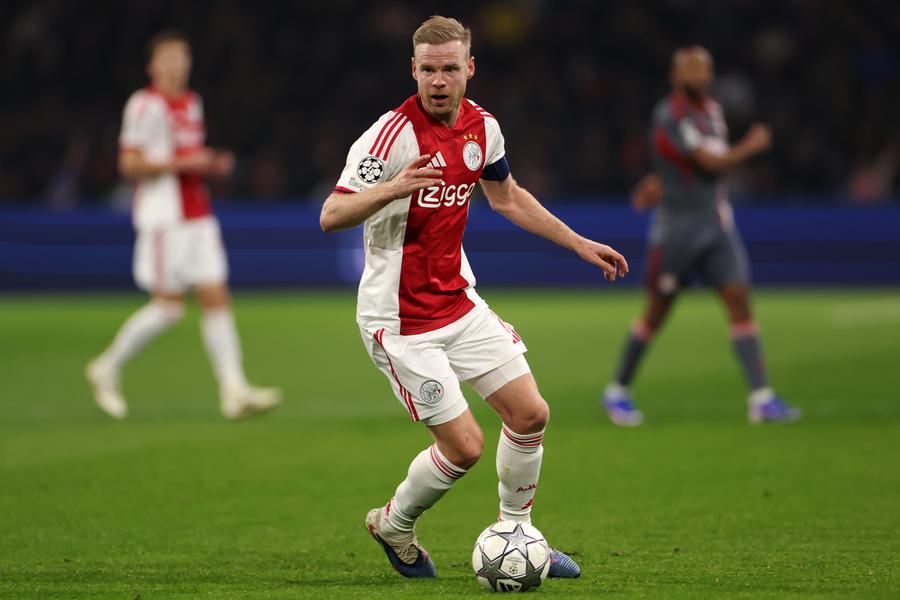 Davy Klaassen, căpitanul lui Ajax // foto: Getty Images Căpitanul lui Ajax a făcut scandal înainte de penalty-uri: „Suntem amatori?!” » Rivalul i-a dat dreptate