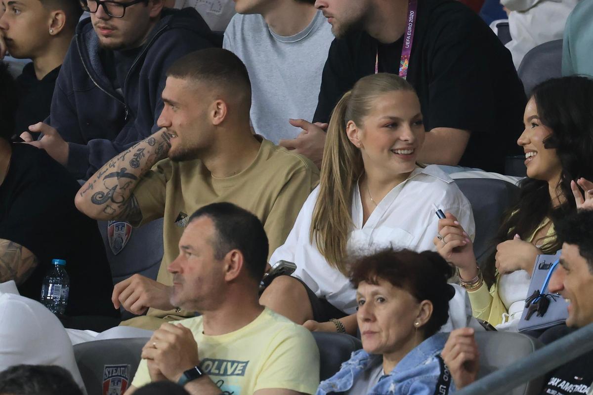Cum au fost surprinși Daniel Bîrligea și Antonia Salanță în FCSB - FC Botoșani