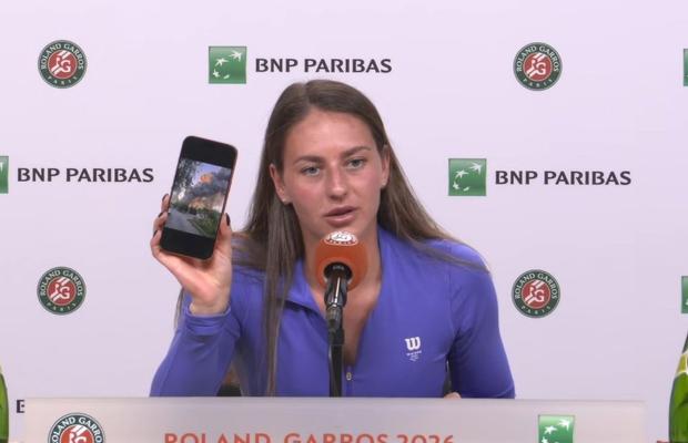 „Asta am primit la opt dimineața!” » Celebra jucătoare de tenis a arătat o imagine la conferința de presă de la Roland Garros și a lăsat lumea fără cuvinte