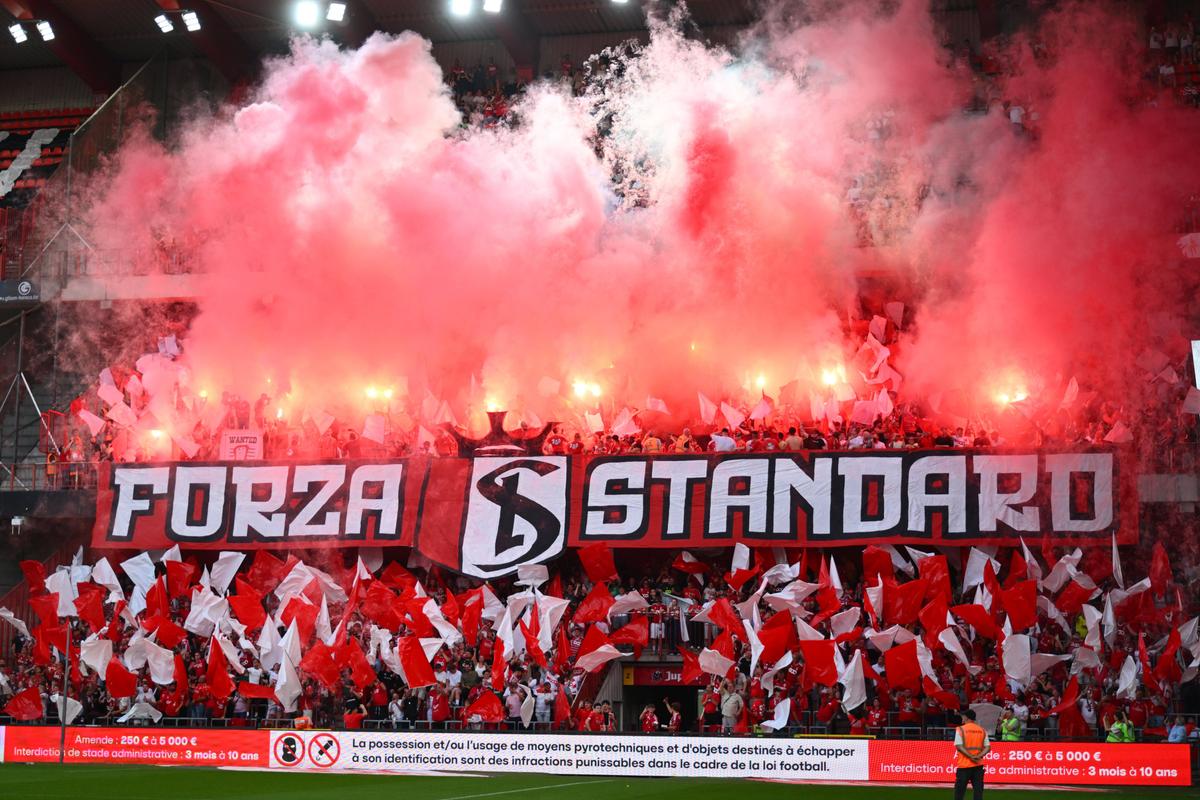 Încăierare generală în Belgia, Standard Liege - Charleroi