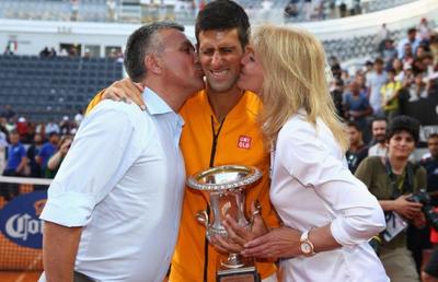 Mama lui Djokovic sare în apărarea fiului după scandalul de Covid-19: „Parcă ar fi așteptat ca asta să se întâmple. Au ceva personal cu Novak!”