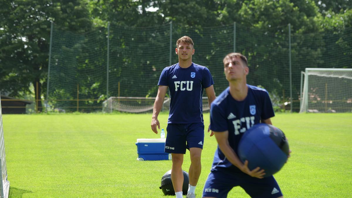 Antrenament spartan în cantonamentul lui FCU Craiova 1948! Imaginile surprinse de GSP în Slovenia