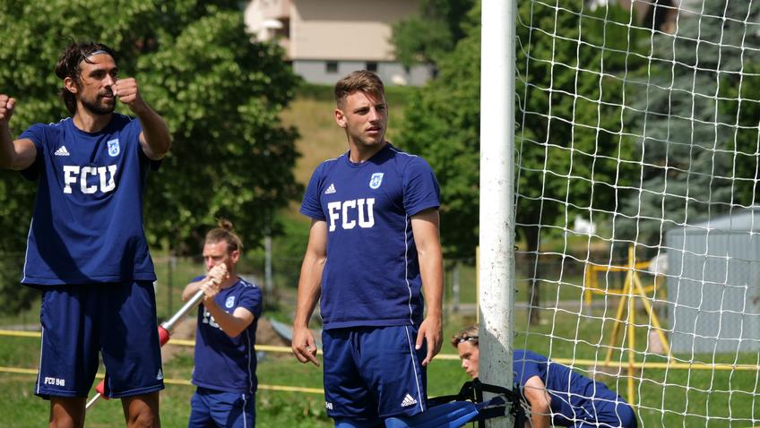 Din cantonamentul pe care FCU Craiova îl desfășoară în Slovenia, patronul Adrian Mititelu Jr. a acordat un interviu pentru cititorii GSP. Crede că mijlocașul central Dragoș Albu (20 de ani) va fi cel mai important transfer al clubului oltean.
