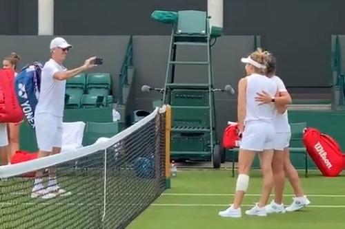 Simona Halep a pozat cu Carla Suarez Navarro // foto: captură Twitter