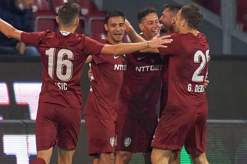 Mario Rondon, celebrând un gol alături de colegi în perioada în care evolua la CFR Cluj / Sursă foto: Raed Krishan (GSP)