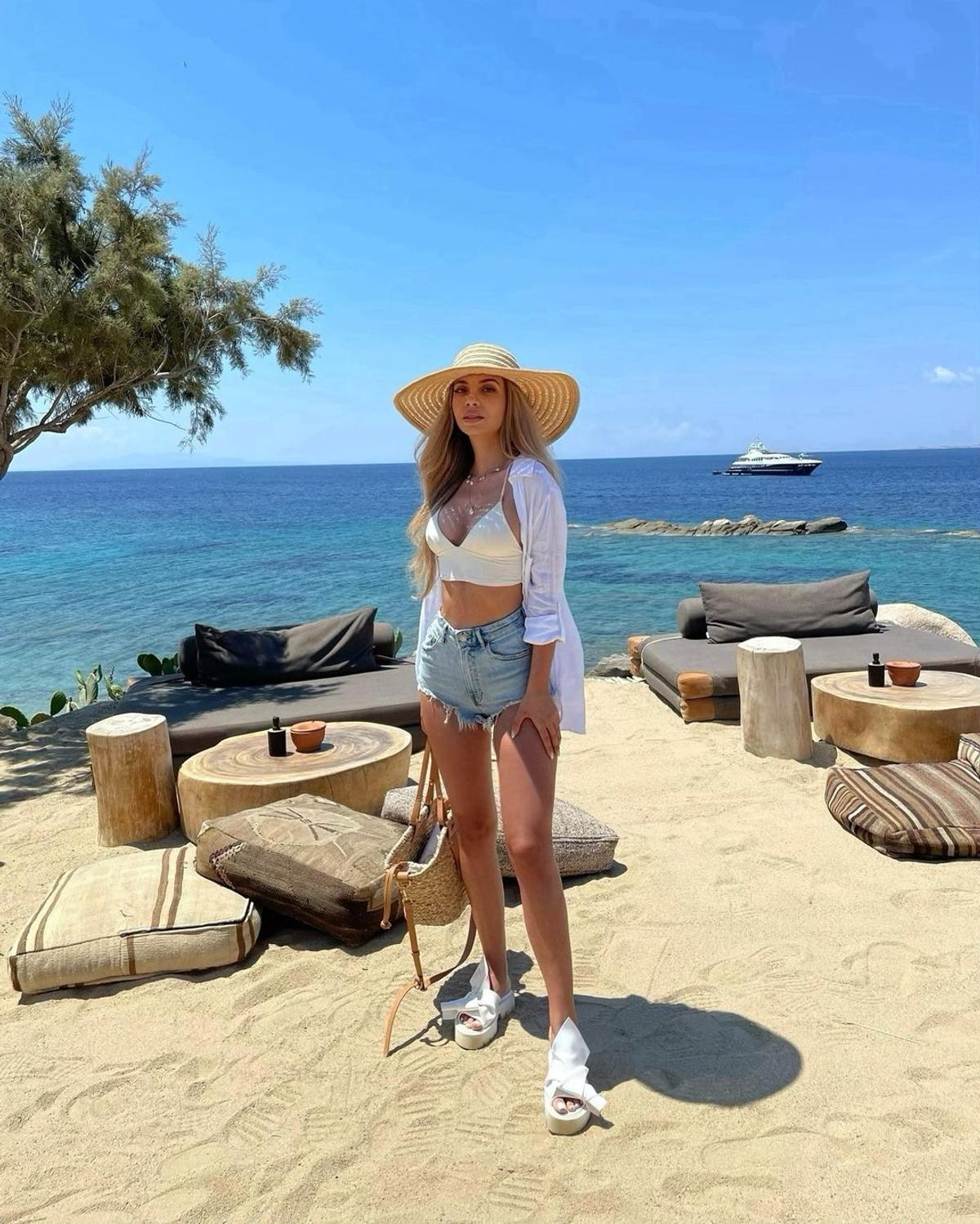 FOTO Bianca Maria Petrescu, iubita lui Alex Cicâldău