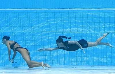 Motivul bizar pentru care salvamarii nu s-au aruncat în apă după sportiva leșinată la Mondiale: „E o restricție în regulament”